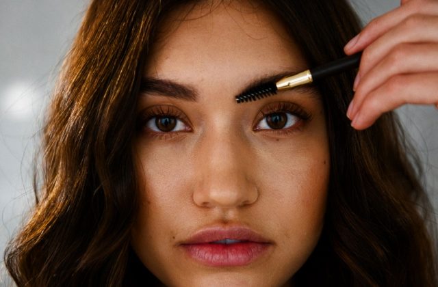 How to Fix Uneven Eyebrows